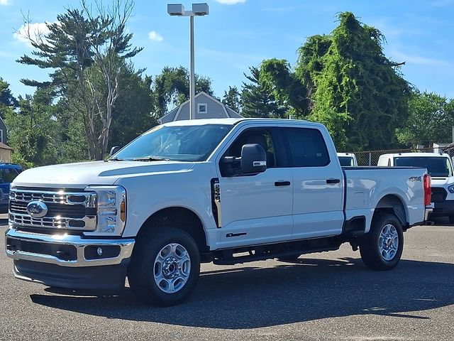 Certified 2025 Ford F250 XLT AWD/4WD image 3