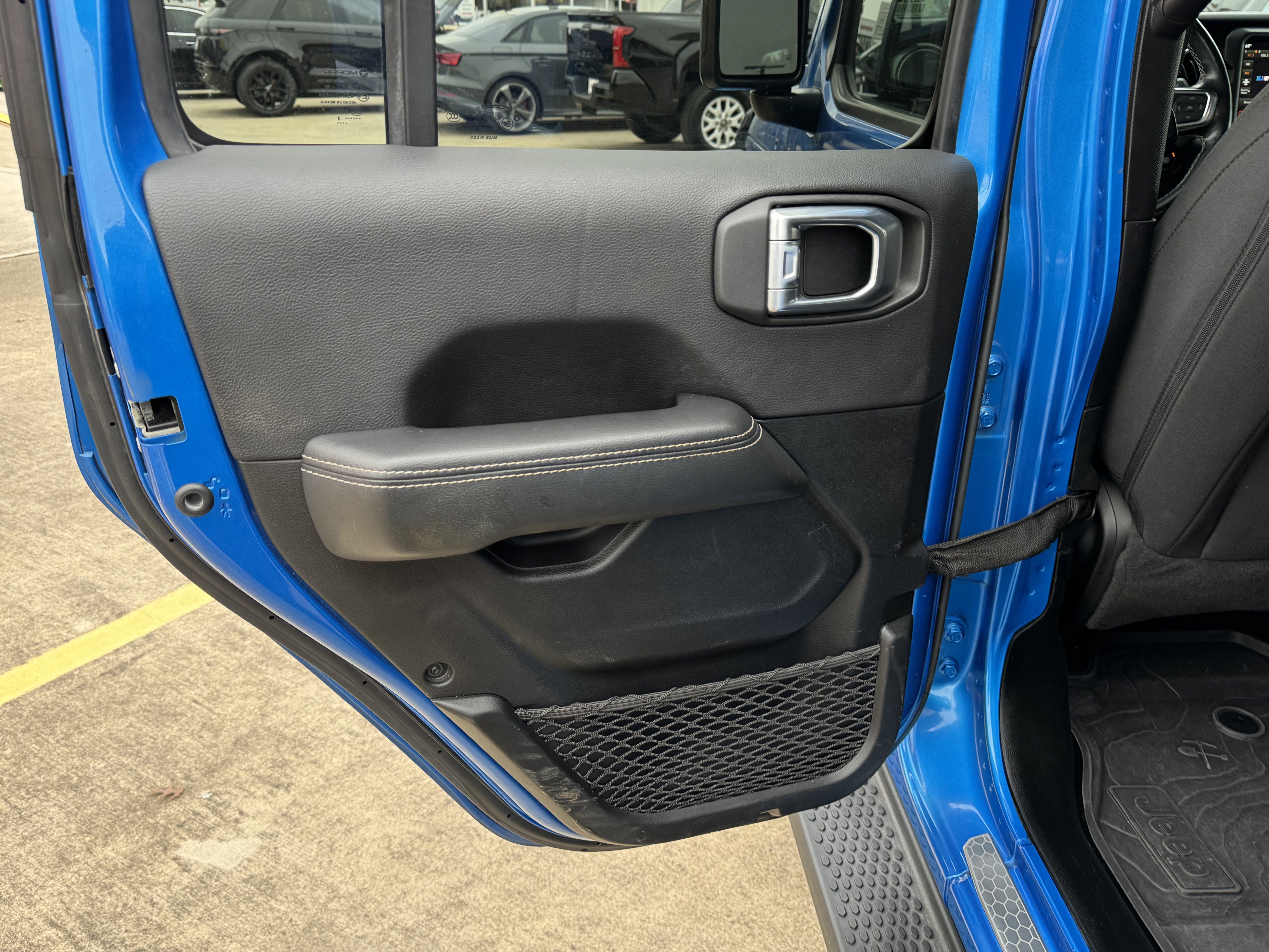 Used 2023 Jeep Wrangler Sahara w/ Safety Group image 16