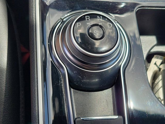 Certified 2020 Ford Edge ST-Line image 28