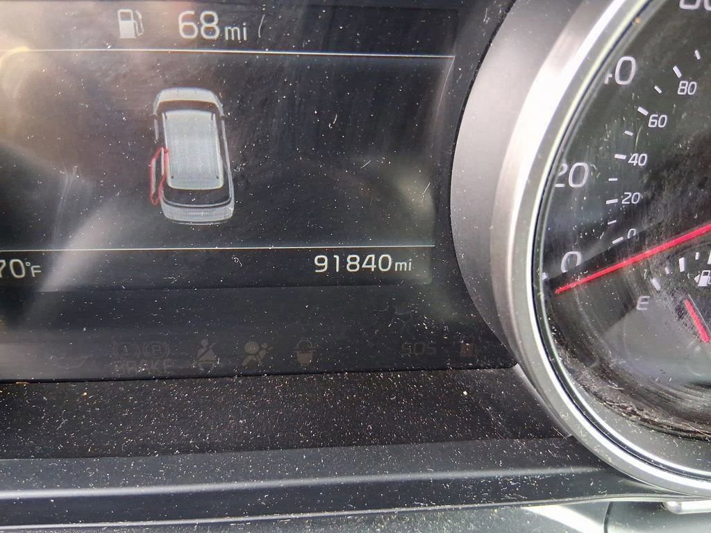 Used 2023 Kia Carnival LX image 15