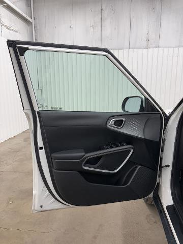 Used 2021 Kia Soul LX image 6