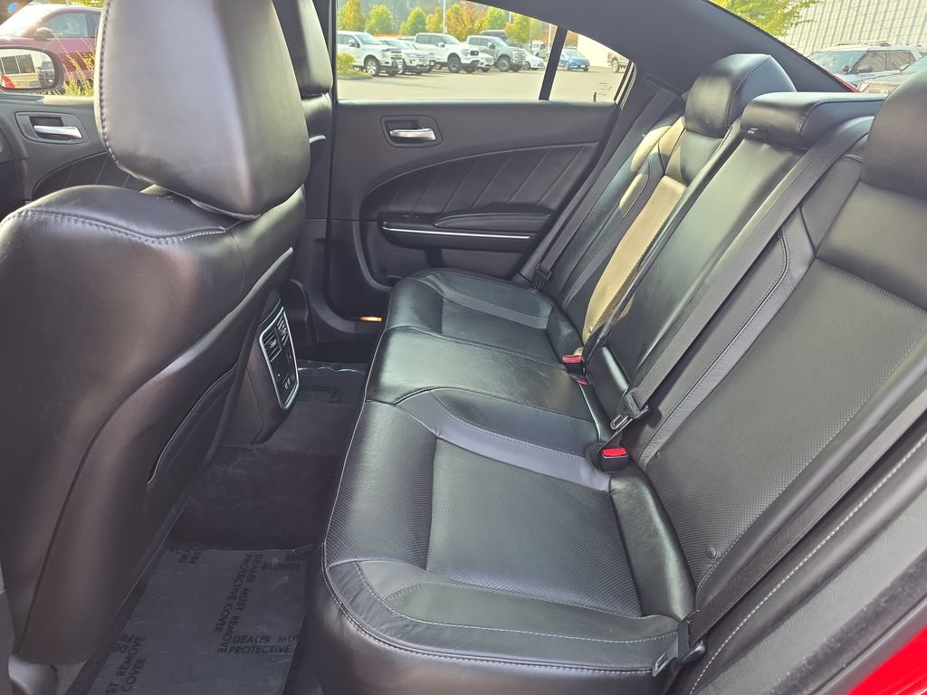 Used 2018 Dodge Charger R/T w/ Plus Group RWD image 9