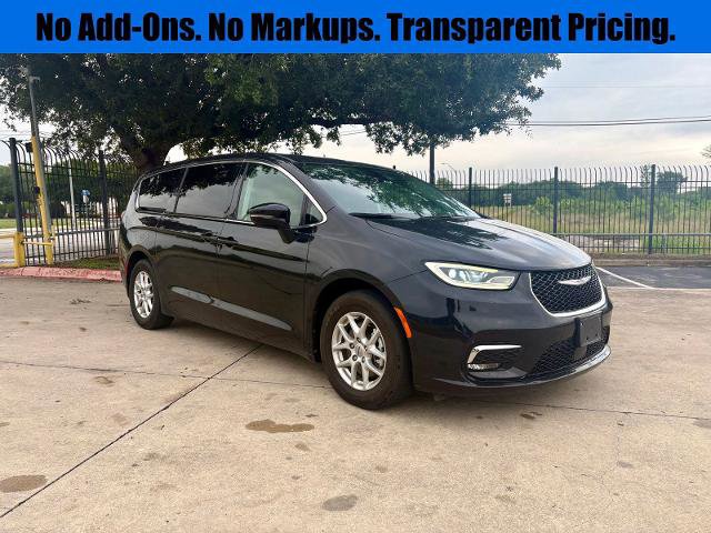 Used 2024 Chrysler Pacifica Touring-L FWD video 1