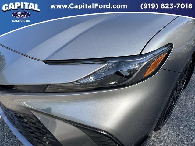Used 2025 Toyota Camry SE FWD image 11