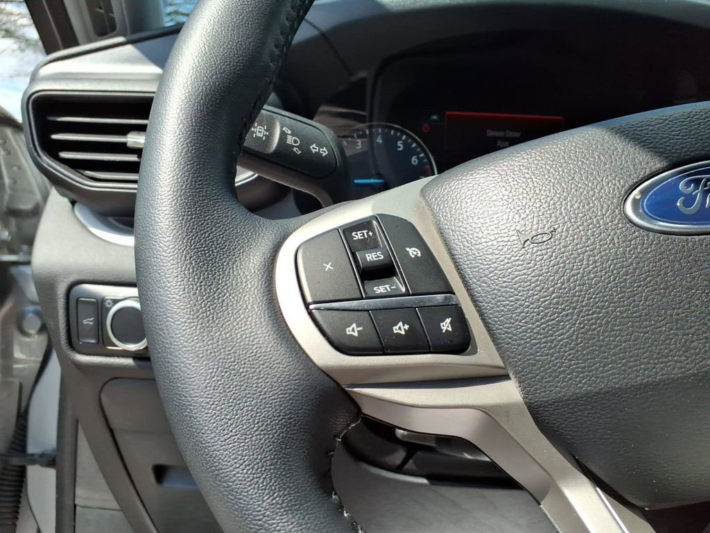 Certified 2023 Ford Explorer XLT image 17