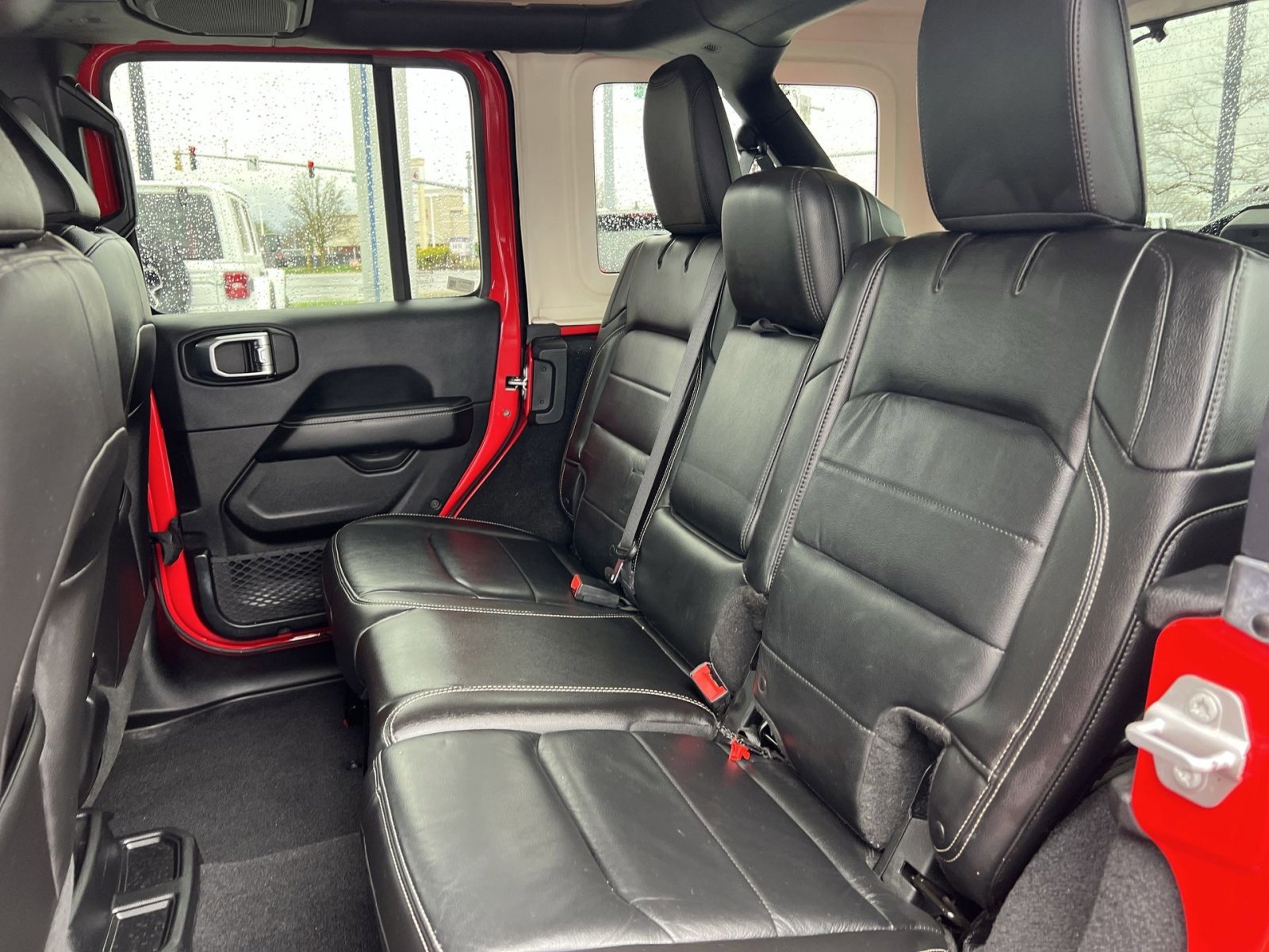 Used 2018 Jeep Wrangler Unlimited Sahara image 24