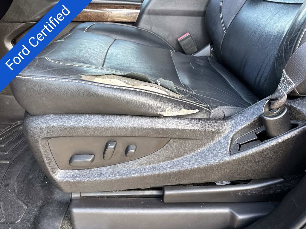 Used 2017 Chevrolet Suburban LT image 19