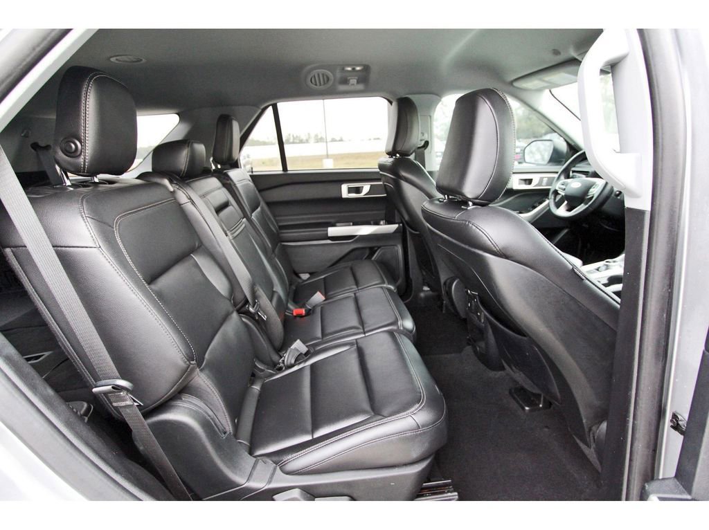 Certified 2020 Ford Explorer XLT w/ Equipment Group 202A image 10