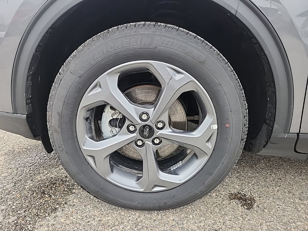 Certified 2025 Ford Escape ST-Line AWD/4WD image 18
