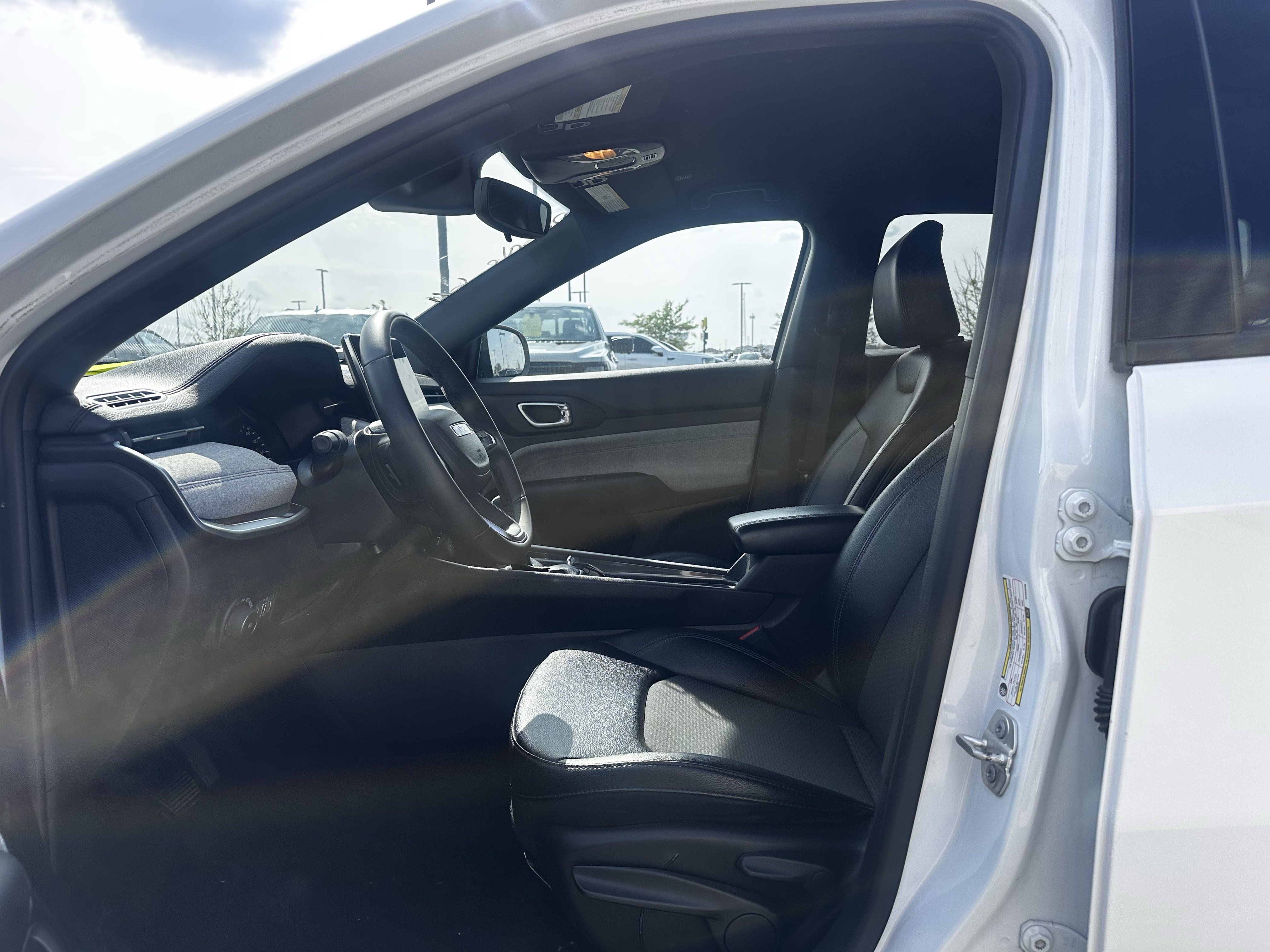 Used 2024 Jeep Compass Latitude AWD/4WD image 8
