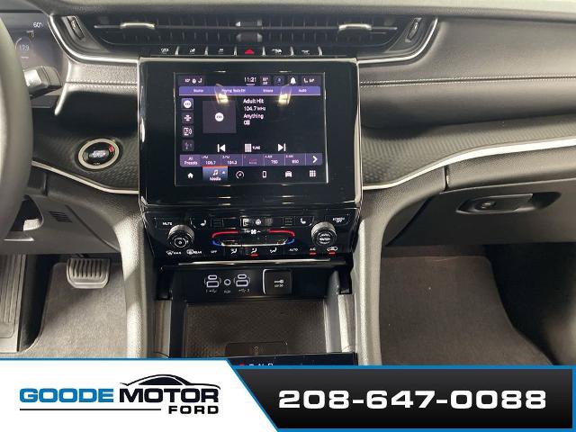 Used 2024 Jeep Grand Cherokee L Laredo w/ Luxury Tech Group I AWD/4WD image 15