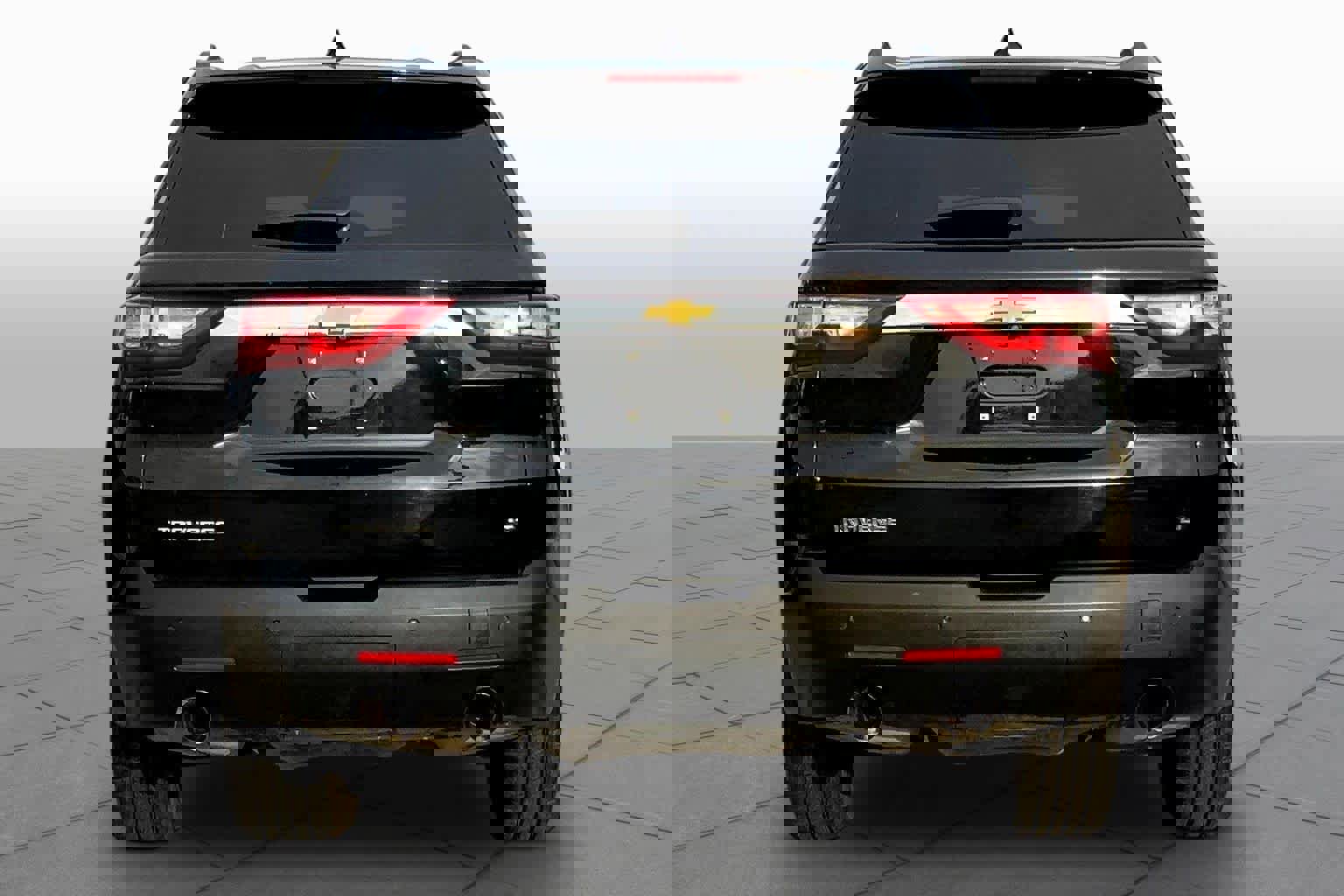 Used 2020 Chevrolet Traverse LT image 3