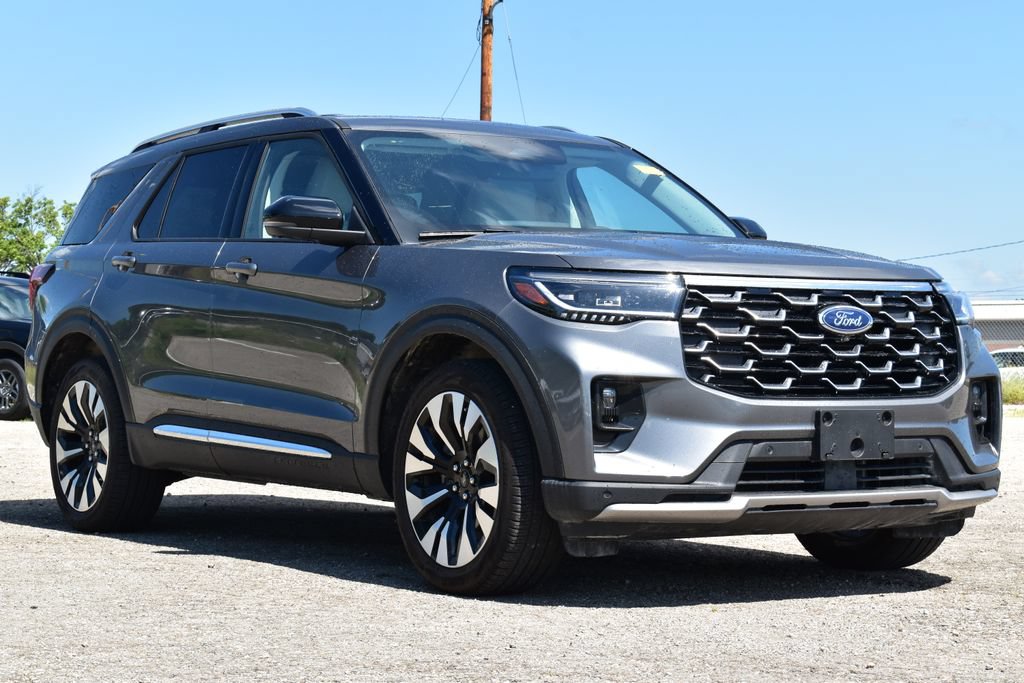 Certified 2025 Ford Explorer Platinum w/ LUX Leather Package AWD/4WD image 3