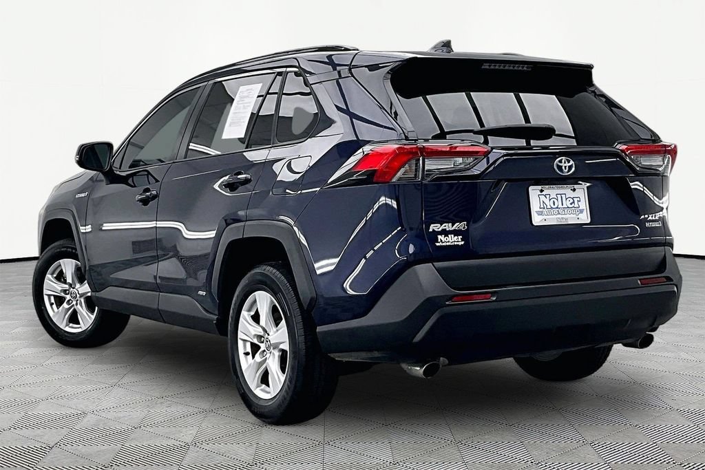 Used 2021 Toyota RAV4 XLE w/ Convenience Package AWD/4WD image 13