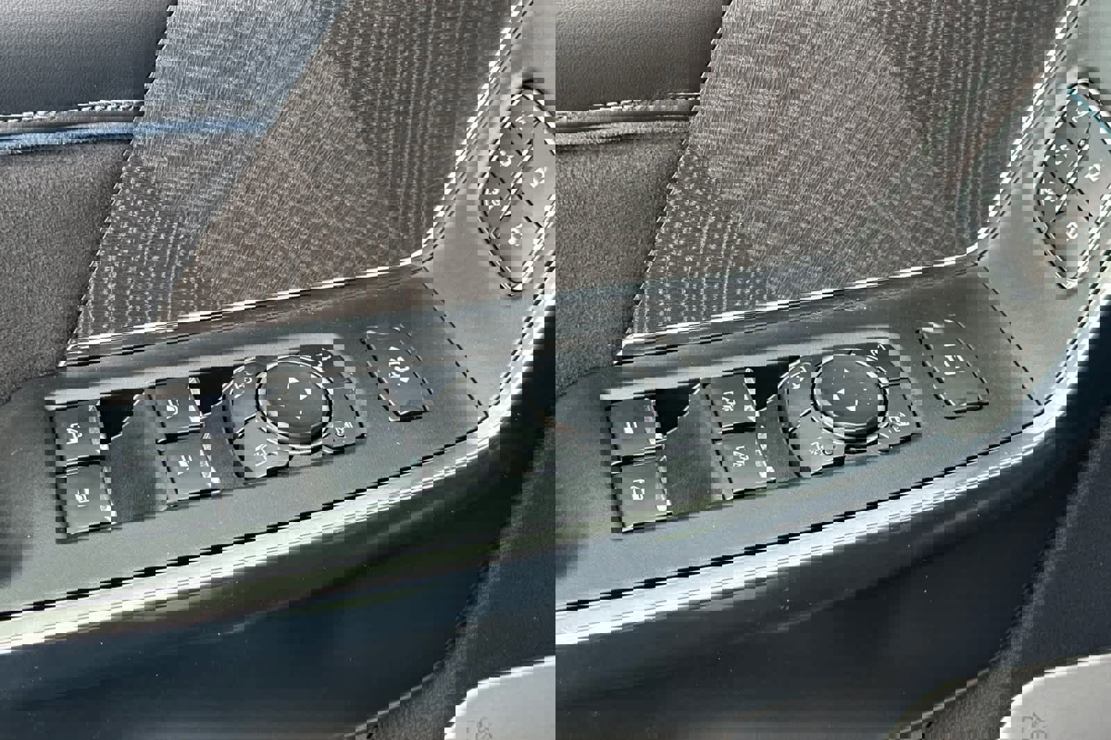 Certified 2025 Ford F250 Platinum image 13