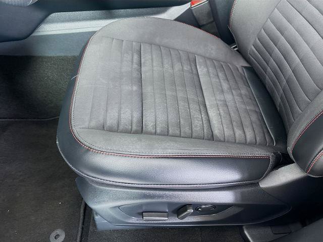 Certified 2025 Ford Explorer ST-Line w/ ST-Line Street Pack AWD/4WD image 19
