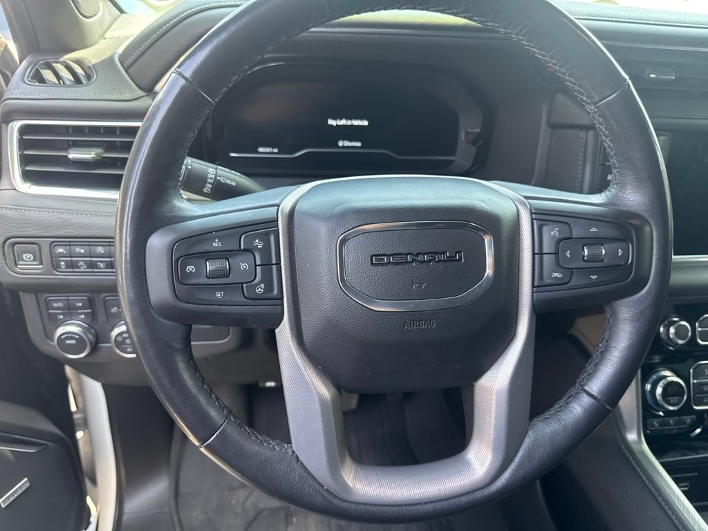 Used 2023 GMC Yukon XL Denali AWD/4WD image 10