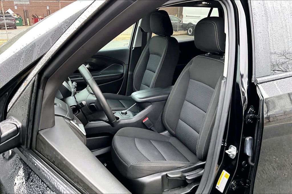 Used 2024 GMC Terrain SLE image 23