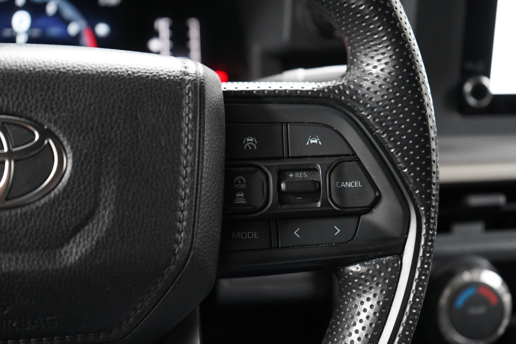 Used 2025 Toyota Tacoma SR5 AWD/4WD image 18