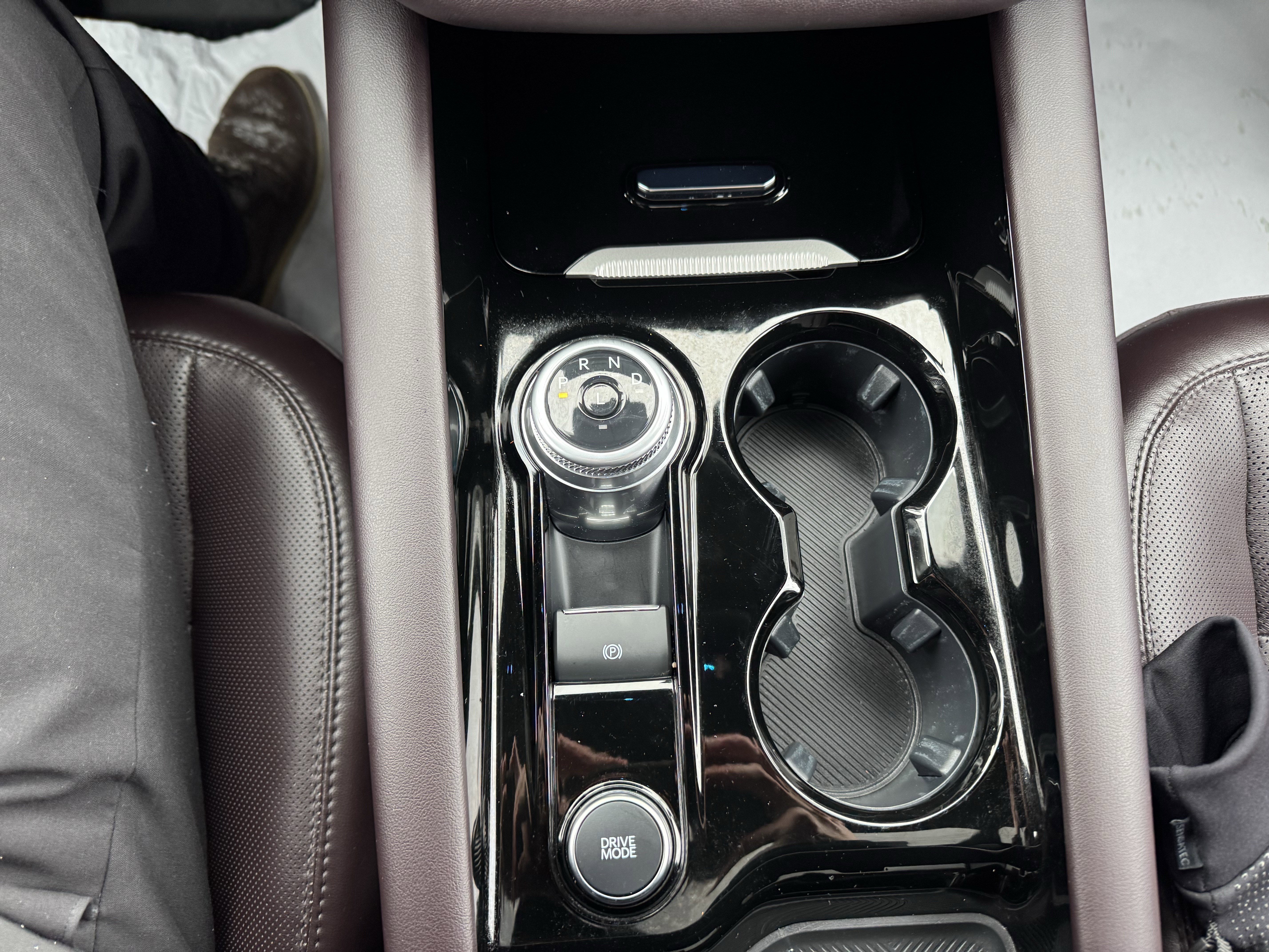 Certified 2025 Ford Explorer Platinum image 17