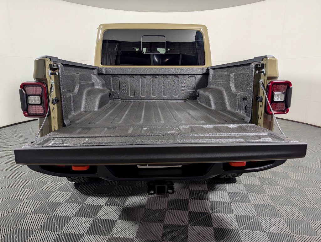 Used 2026 Jeep Gladiator Mojave AWD/4WD image 6