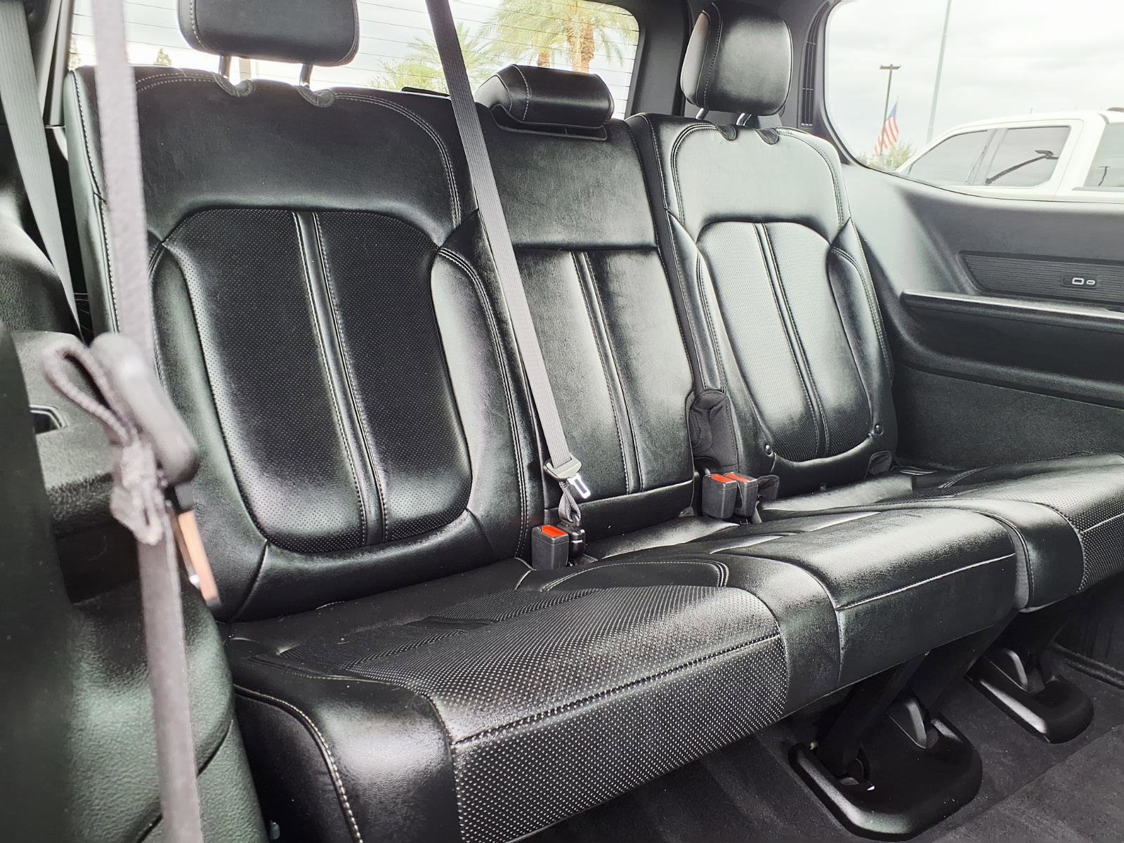 Used 2022 Jeep Wagoneer Series III w/ Flexible Seating Group image 16