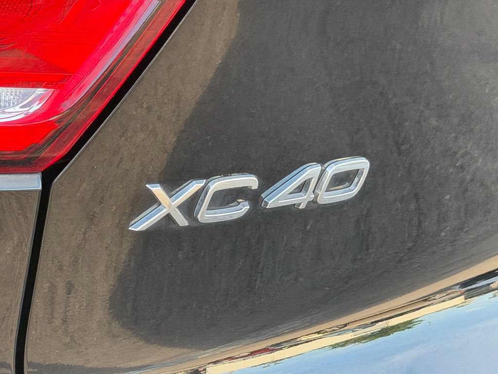 Used 2021 Volvo XC40 T5 R-Design AWD/4WD image 15