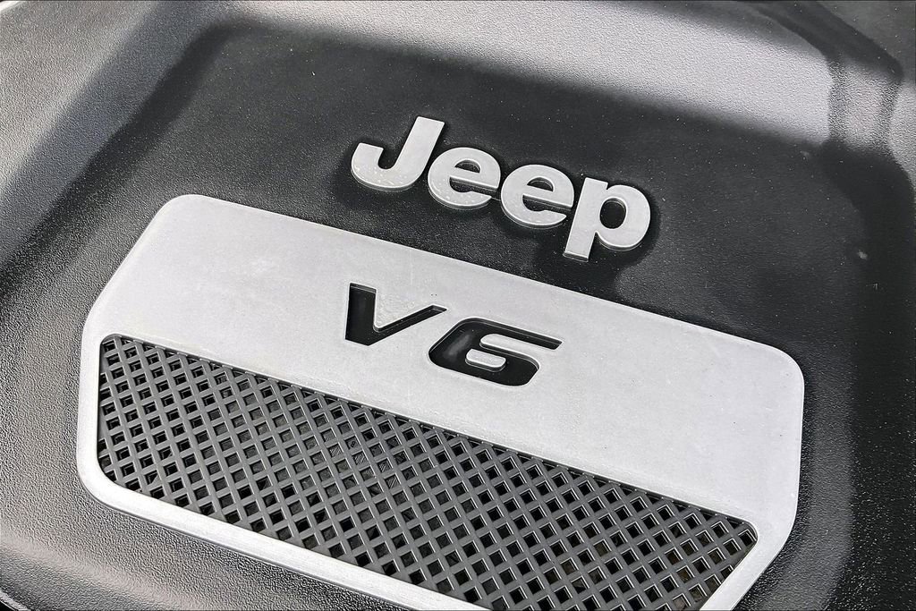 Used 2017 Jeep Wrangler Unlimited Sahara AWD/4WD image 33