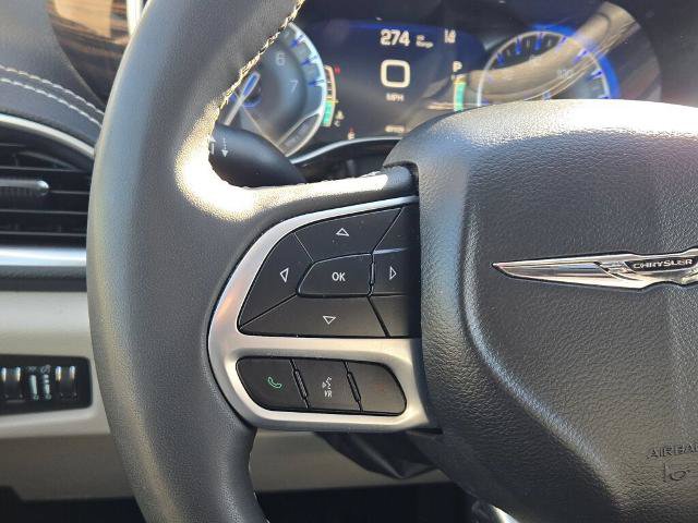 Used 2024 Chrysler Pacifica Limited FWD image 33
