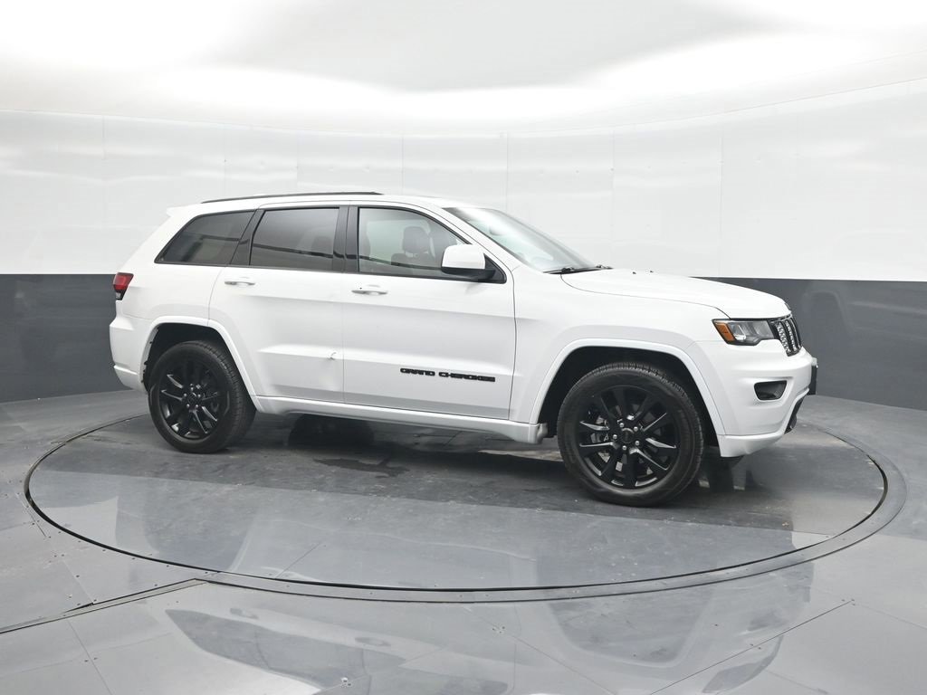Used 2020 Jeep Grand Cherokee Altitude image 9