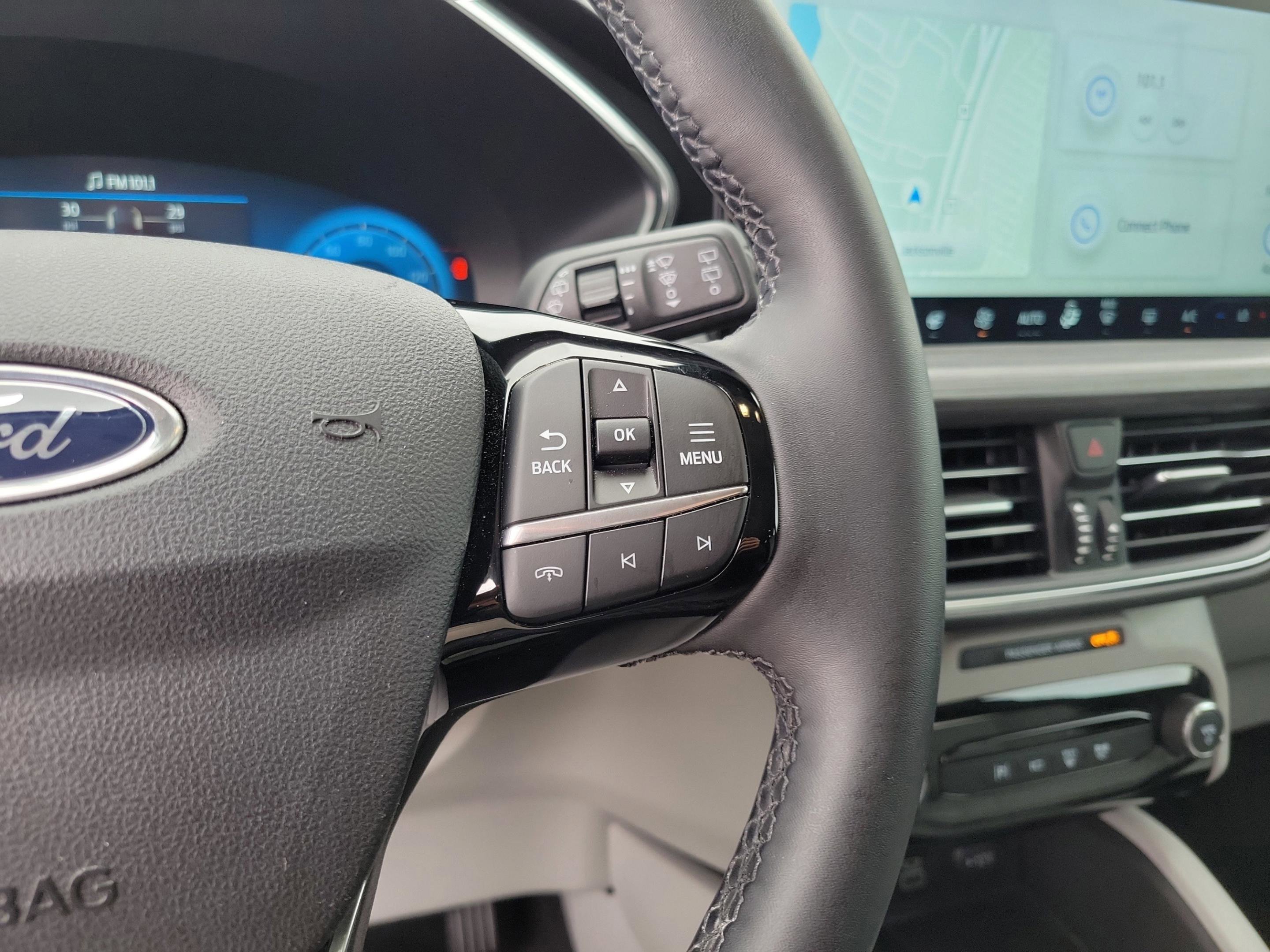 Certified 2024 Ford Escape SE w/ PHEV Premium Package image 10