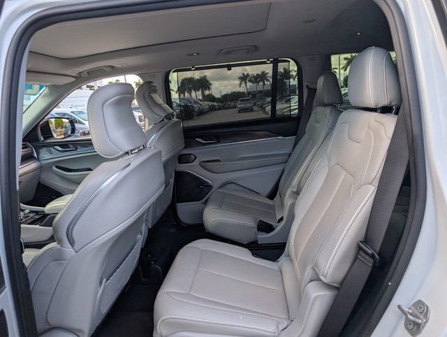 Used 2022 Jeep Grand Cherokee L Overland w/ Luxury Tech Group IV image 11