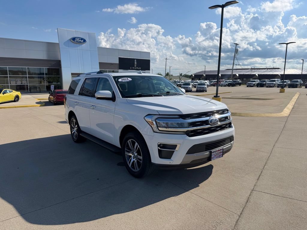Certified 2024 Ford Expedition Limited AWD/4WD image 3