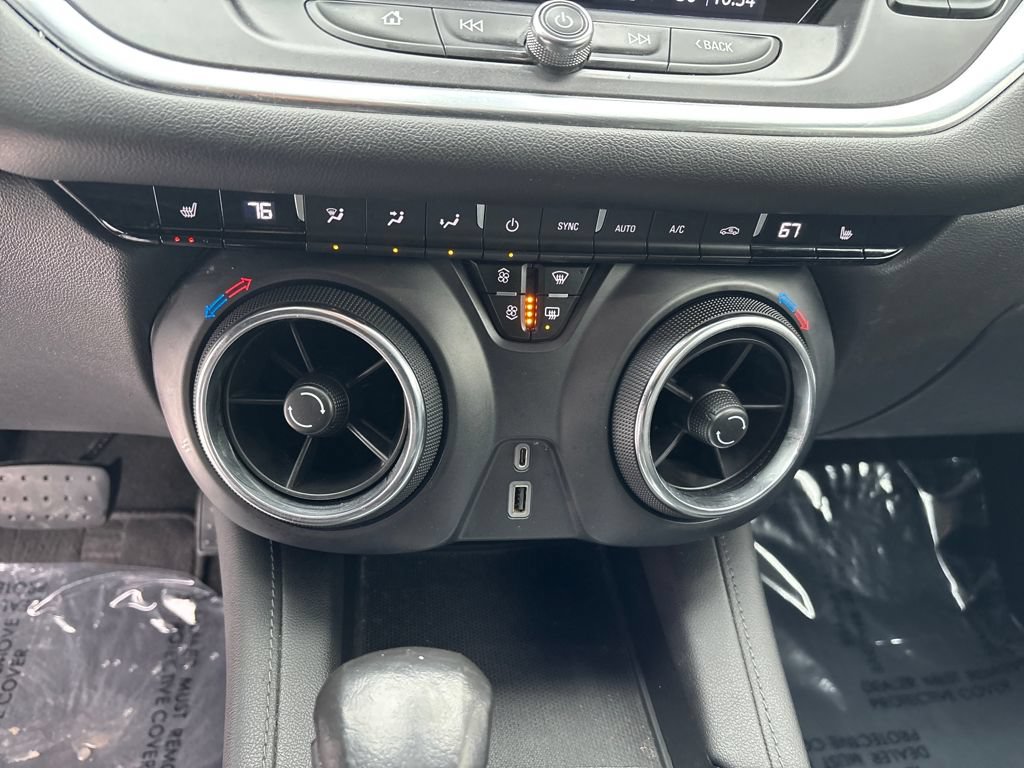 Used 2019 Chevrolet Blazer LT w/ Sound & Technology Package FWD image 16