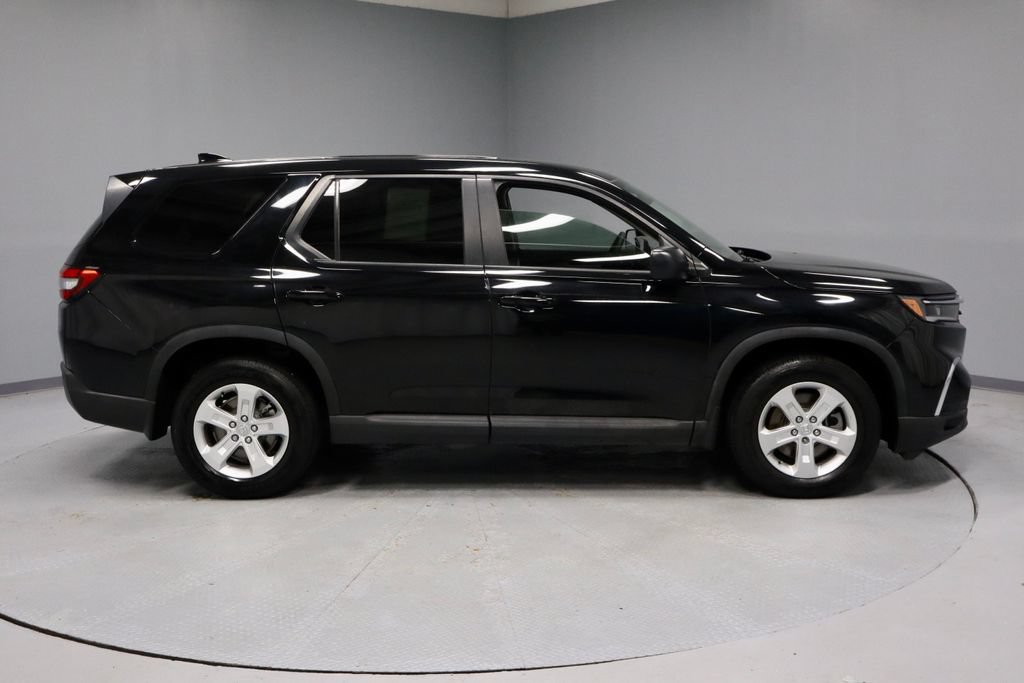 Used 2023 Honda Pilot LX image 10