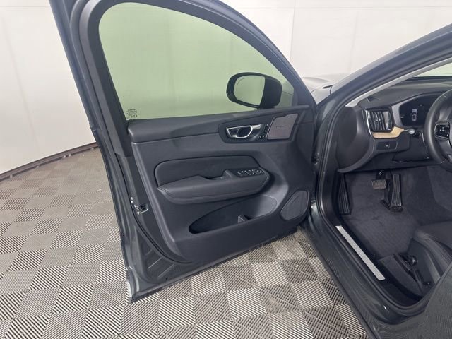 Used 2026 Volvo XC60 B5 Plus w/ Climate Package image 12