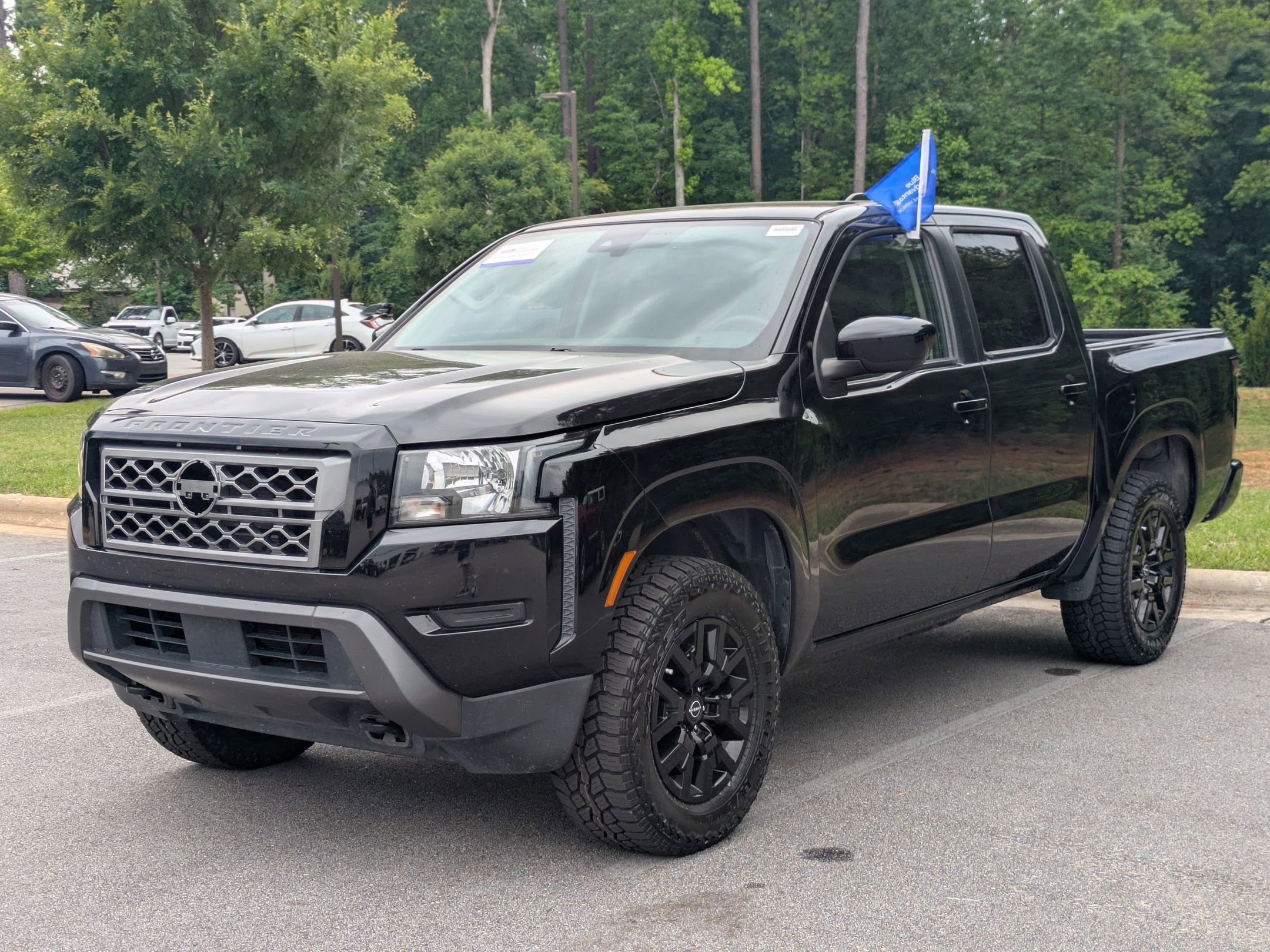 Used 2022 Nissan Frontier SV AWD/4WD image 6