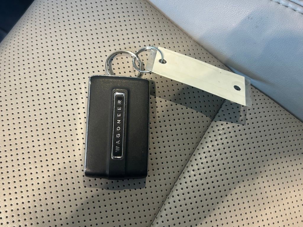 Used 2023 Jeep Wagoneer L Series II image 43