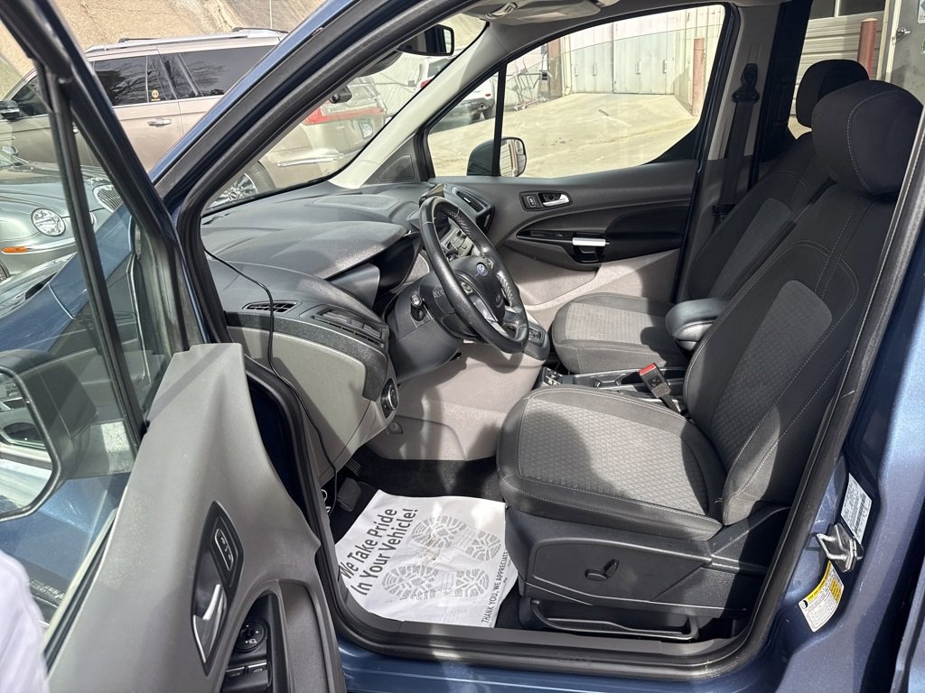 Certified 2022 Ford Transit Connect XLT image 11