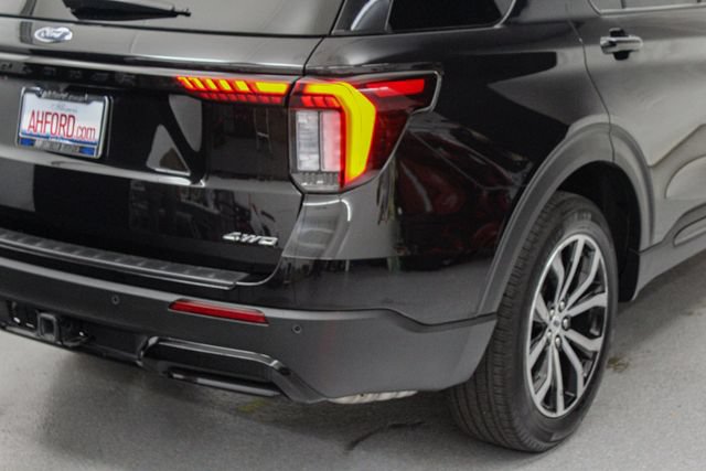 Certified 2025 Ford Explorer ST-Line AWD/4WD image 7