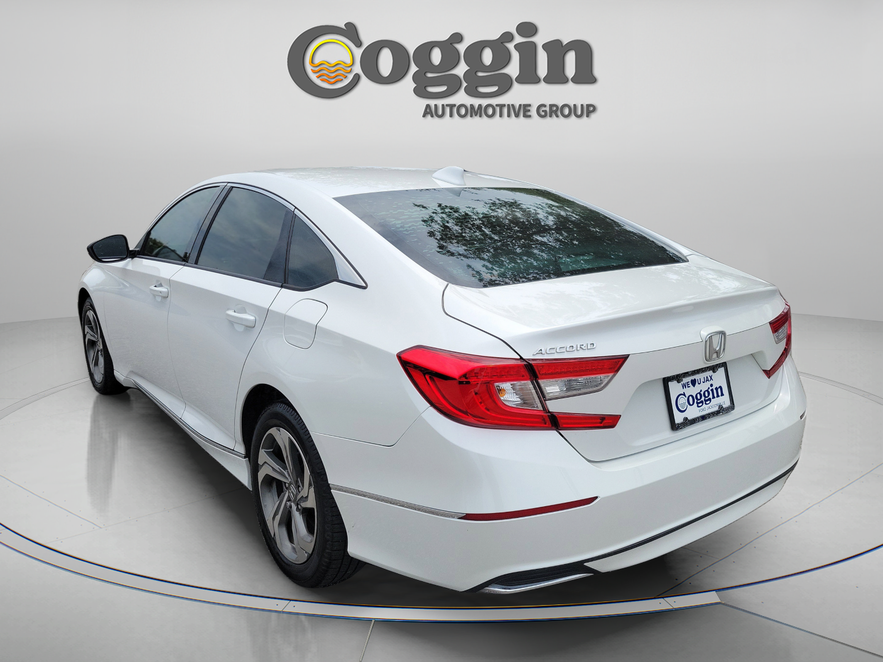 Used 2018 Honda Accord EX image 2