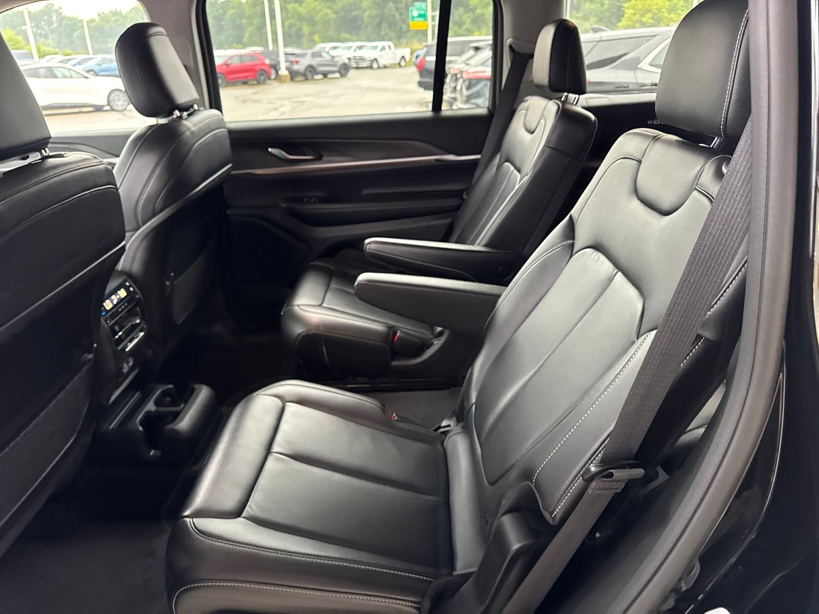 Used 2023 Jeep Grand Cherokee L Limited w/ Trailer Tow Group (B) AWD/4WD image 31