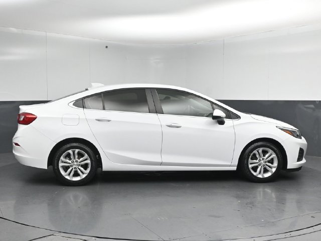 Used 2019 Chevrolet Cruze LT w/ Convenience Package FWD image 8