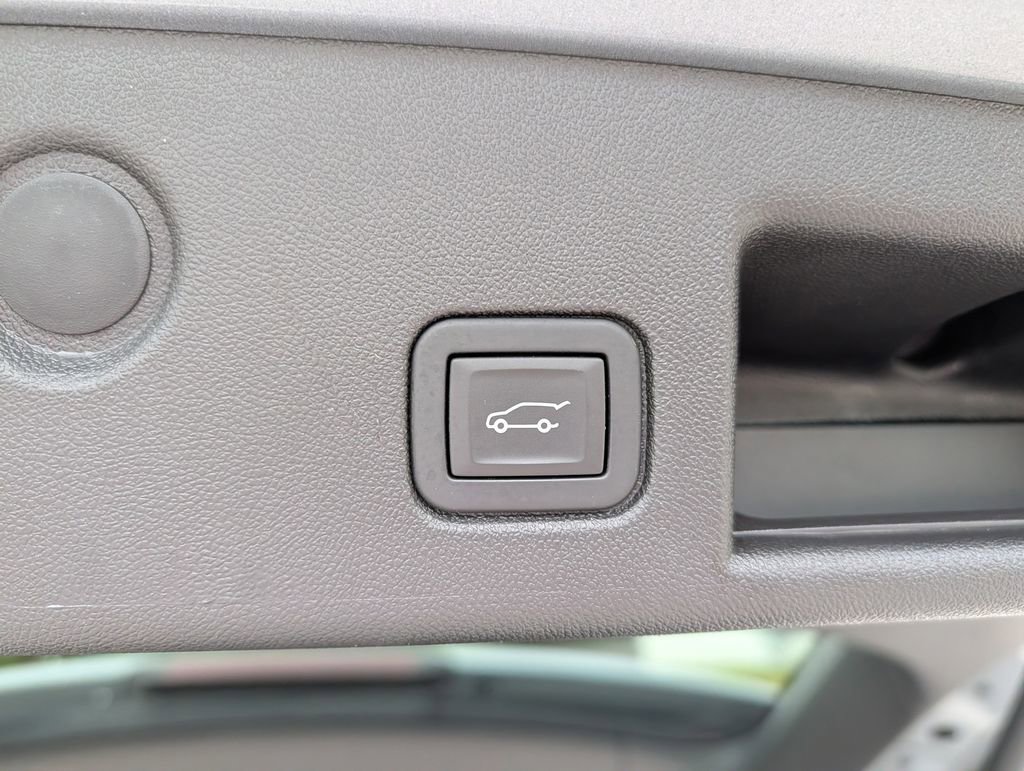 Used 2024 Chevrolet Equinox LT w/ LPO, Floor Liner Package FWD image 29