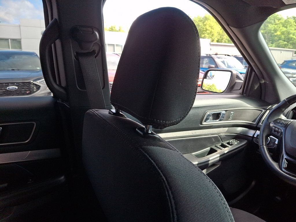 Certified 2018 Ford Explorer XLT w/ Equipment Group 201A AWD/4WD image 13