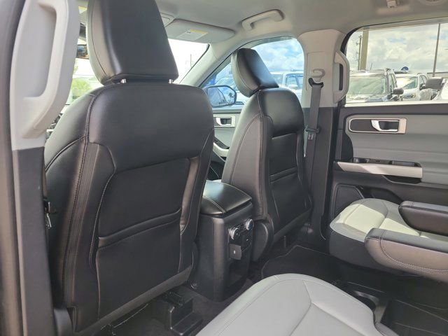 Certified 2021 Ford Explorer XLT w/ Equipment Group 202A image 15