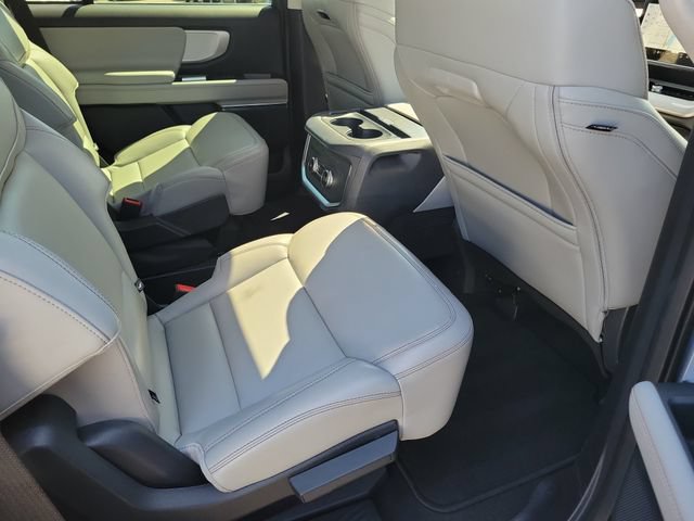 Certified 2025 Ford Expedition Active AWD/4WD image 19