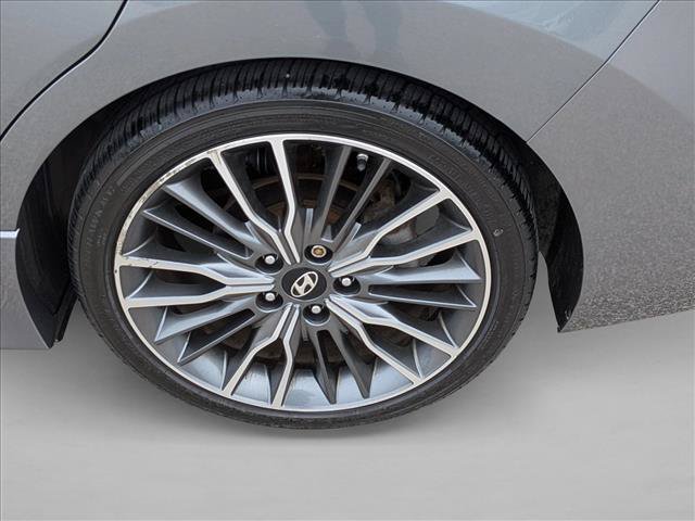 Used 2017 Hyundai Elantra Sport w/ Sport Premium Package 06 FWD image 28