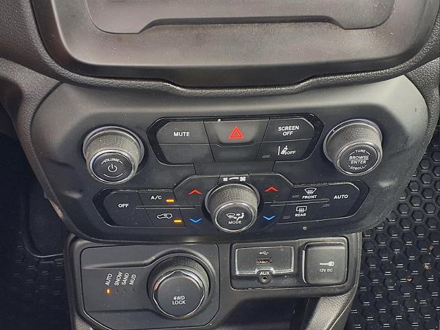 Used 2021 Jeep Renegade Latitude w/ Convenience Group AWD/4WD image 23