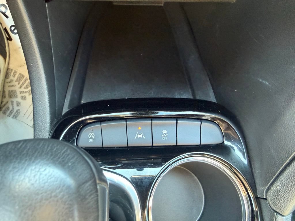 Used 2023 Buick Encore GX Preferred w/ Cold Weather Comfort Package FWD image 29